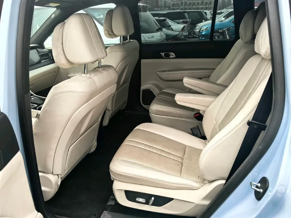 2020 Li ONE Range Extended 131HP REEV 40.5KWH,autocango,china used car exporter,china ev exporter,chinese used car exporter,chinese used ev exporter
