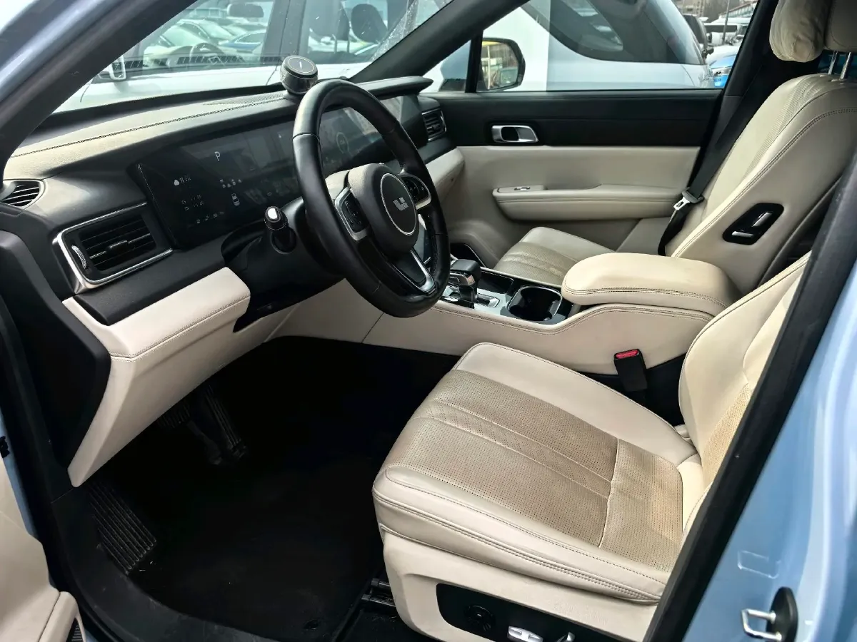 2020 Li ONE Range Extended 131HP REEV 40.5KWH,autocango,china used car exporter,china ev exporter,chinese used car exporter,chinese used ev exporter