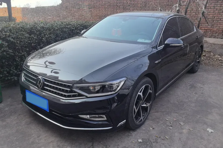 2023 Volkswagen Magotan 2.0T 186HP L4 7DCT,autocango,china used car exporter,china ev exporter,chinese used car exporter,chinese used ev exporter