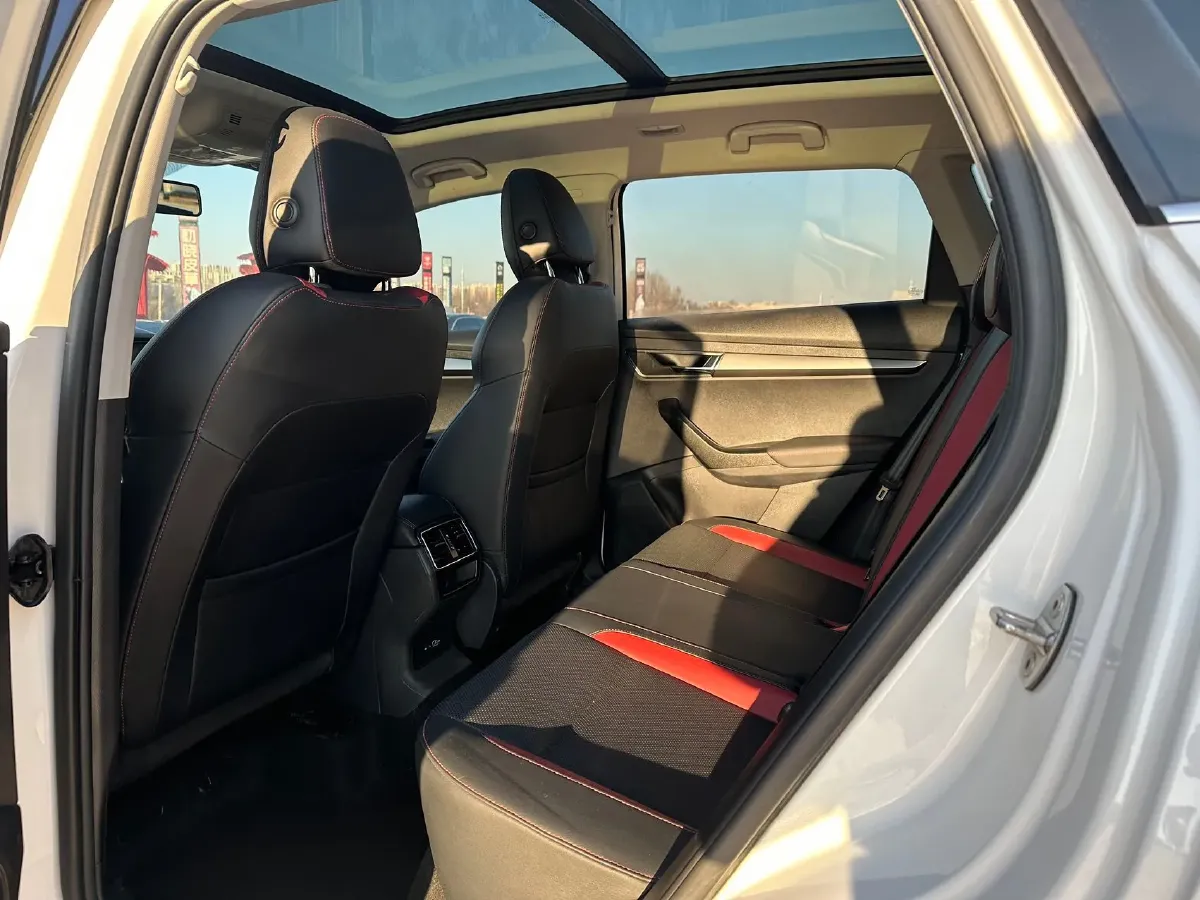 2022 Skoda Karoq 1.4T 150HP L4 7DCT,autocango,china used car exporter,china ev exporter,chinese used car exporter,chinese used ev exporter