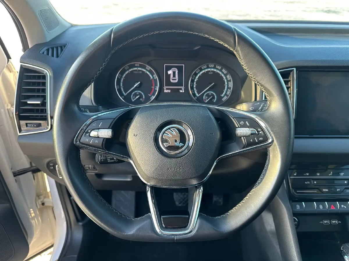 2022 Skoda Karoq 1.4T 150HP L4 7DCT,autocango,china used car exporter,china ev exporter,chinese used car exporter,chinese used ev exporter