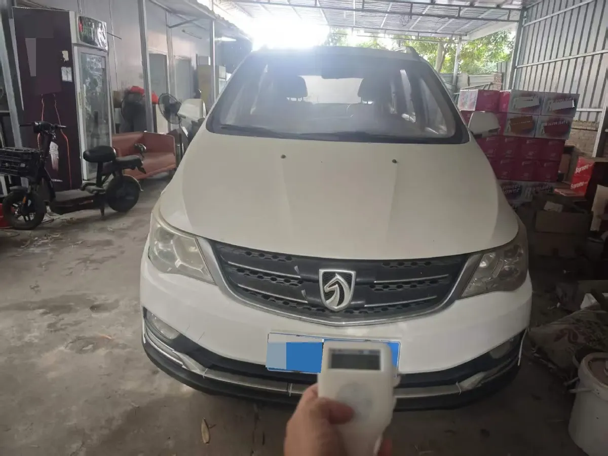 2016 BaoJun 560 1.5T 150HP L4 6MT,autocango,china used car exporter,china ev exporter,chinese used car exporter,chinese used ev exporter