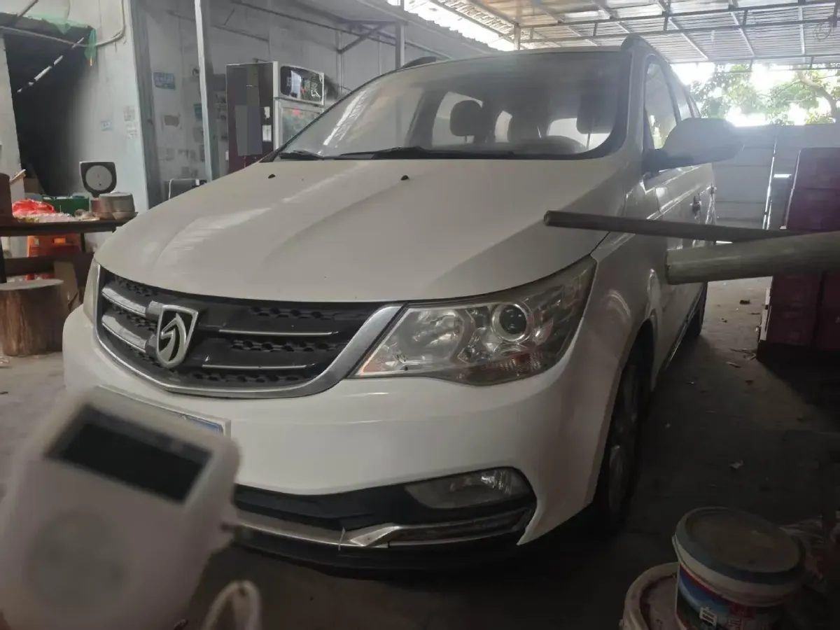 2016 BaoJun 560 1.5T 150HP L4 6MT,autocango,china used car exporter,china ev exporter,chinese used car exporter,chinese used ev exporter