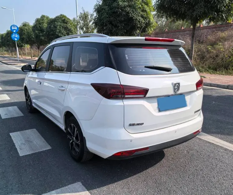 2018 BaoJun 530 1.5T 150HP L4 6MT,autocango,china used car exporter,china ev exporter,chinese used car exporter,chinese used ev exporter