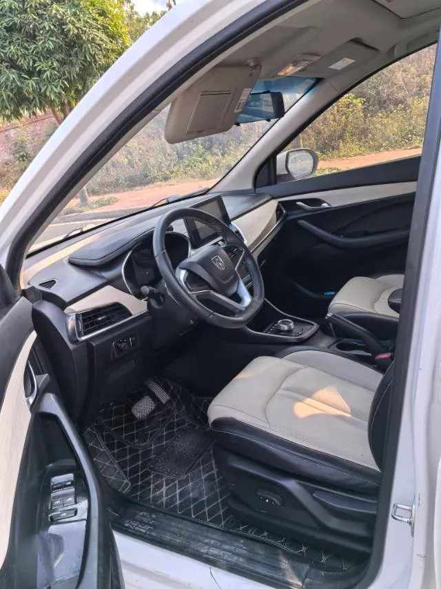 2018 BaoJun 530 1.5T 150HP L4 6MT,autocango,china used car exporter,china ev exporter,chinese used car exporter,chinese used ev exporter