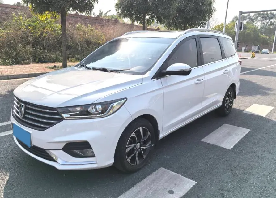 2018 BaoJun 530 1.5T 150HP L4 6MT,autocango,china used car exporter,china ev exporter,chinese used car exporter,chinese used ev exporter