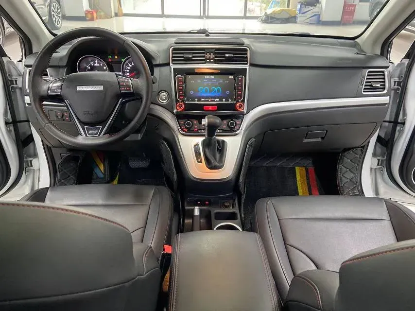 2019 Haval M6 1.5T 150HP L4 7DCT,autocango,china used car exporter,china ev exporter,chinese used car exporter,chinese used ev exporter