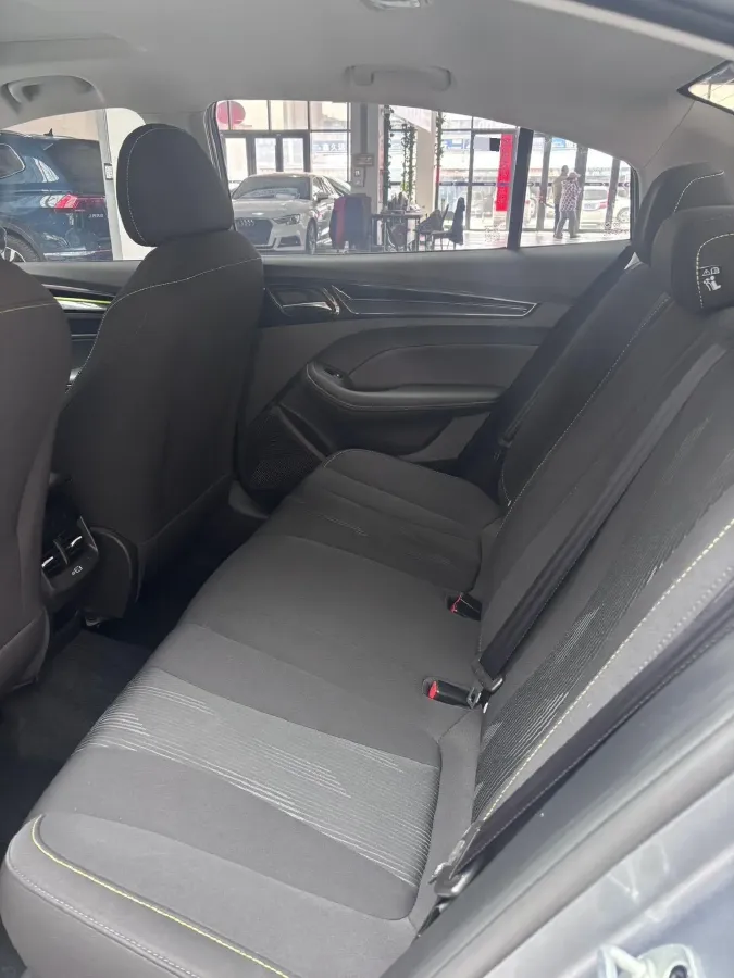 2021 Roewe i5 1.5L 120HP L4 CVT,autocango,china used car exporter,china ev exporter,chinese used car exporter,chinese used ev exporter