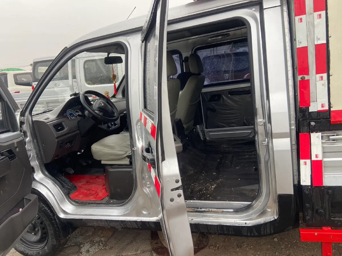 2023 WuLing RongGuang New Truck 2.0L 136HP L4 5MT,autocango,china used car exporter,china ev exporter,chinese used car exporter,chinese used ev exporter