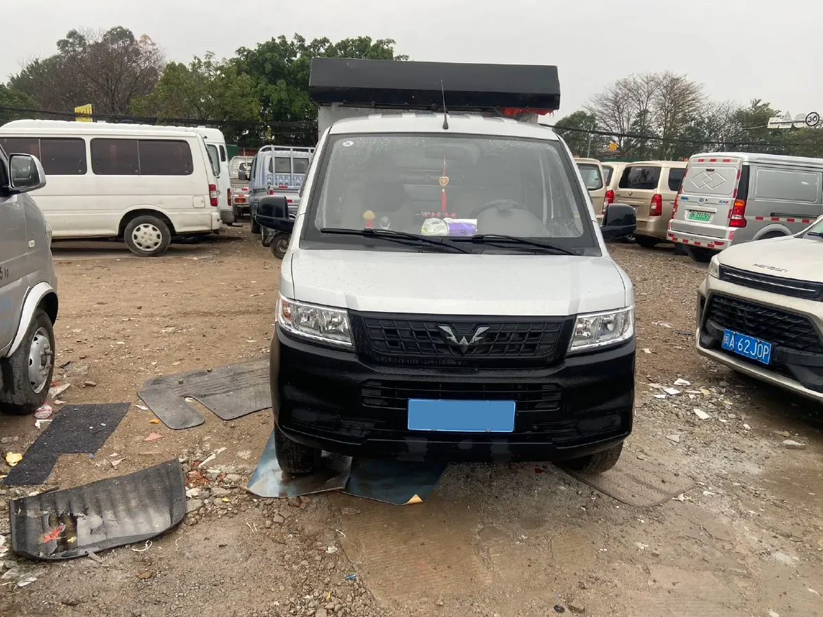 2023 WuLing RongGuang New Truck 2.0L 136HP L4 5MT,autocango,china used car exporter,china ev exporter,chinese used car exporter,chinese used ev exporter