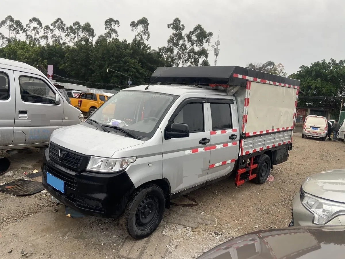 2023 WuLing RongGuang New Truck 2.0L 136HP L4 5MT,autocango,china used car exporter,china ev exporter,chinese used car exporter,chinese used ev exporter