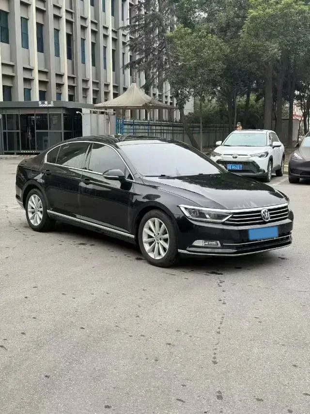 2018 Volkswagen Magotan 1.8T 180HP L4 7DCT,autocango,china used car exporter,china ev exporter,chinese used car exporter,chinese used ev exporter