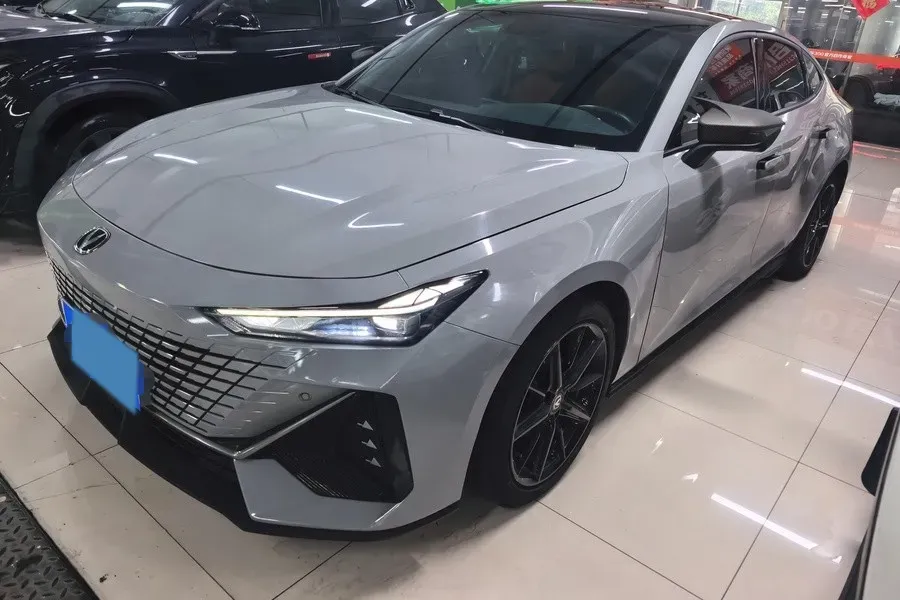 2022 ChangAn UNI-V 1.5T 188HP L4 7DCT,autocango,china used car exporter,china ev exporter,chinese used car exporter,chinese used ev exporter