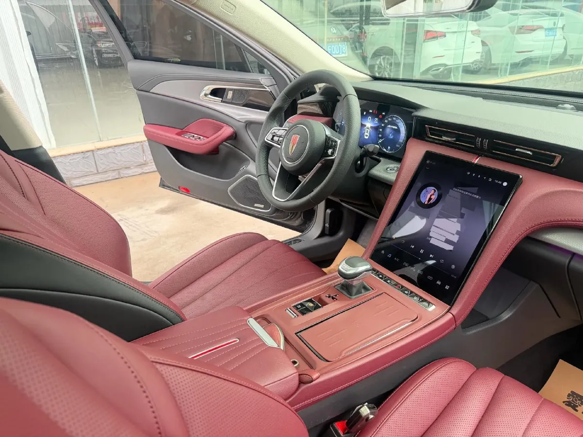 2024 HongQi H5 2.0T 224HP L4 8AT,autocango,china used car exporter,china ev exporter,chinese used car exporter,chinese used ev exporter