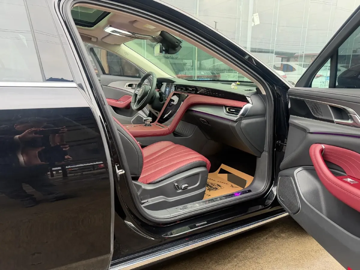 2024 HongQi H5 2.0T 224HP L4 8AT,autocango,china used car exporter,china ev exporter,chinese used car exporter,chinese used ev exporter