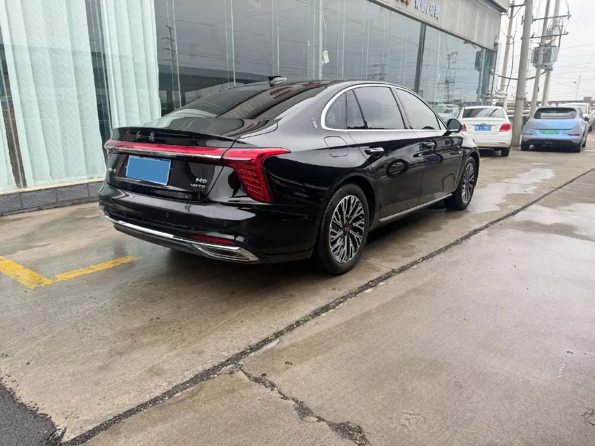 2024 HongQi H5 2.0T 224HP L4 8AT,autocango,china used car exporter,china ev exporter,chinese used car exporter,chinese used ev exporter