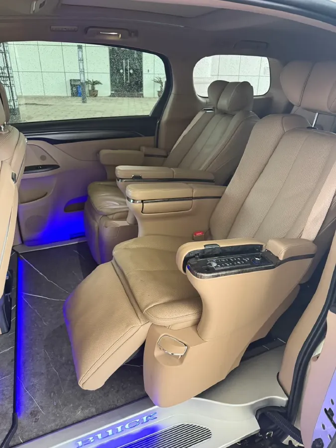 2021 Buick GL8 2.0T 237HP L4 9AT,autocango,china used car exporter,china ev exporter,chinese used car exporter,chinese used ev exporter