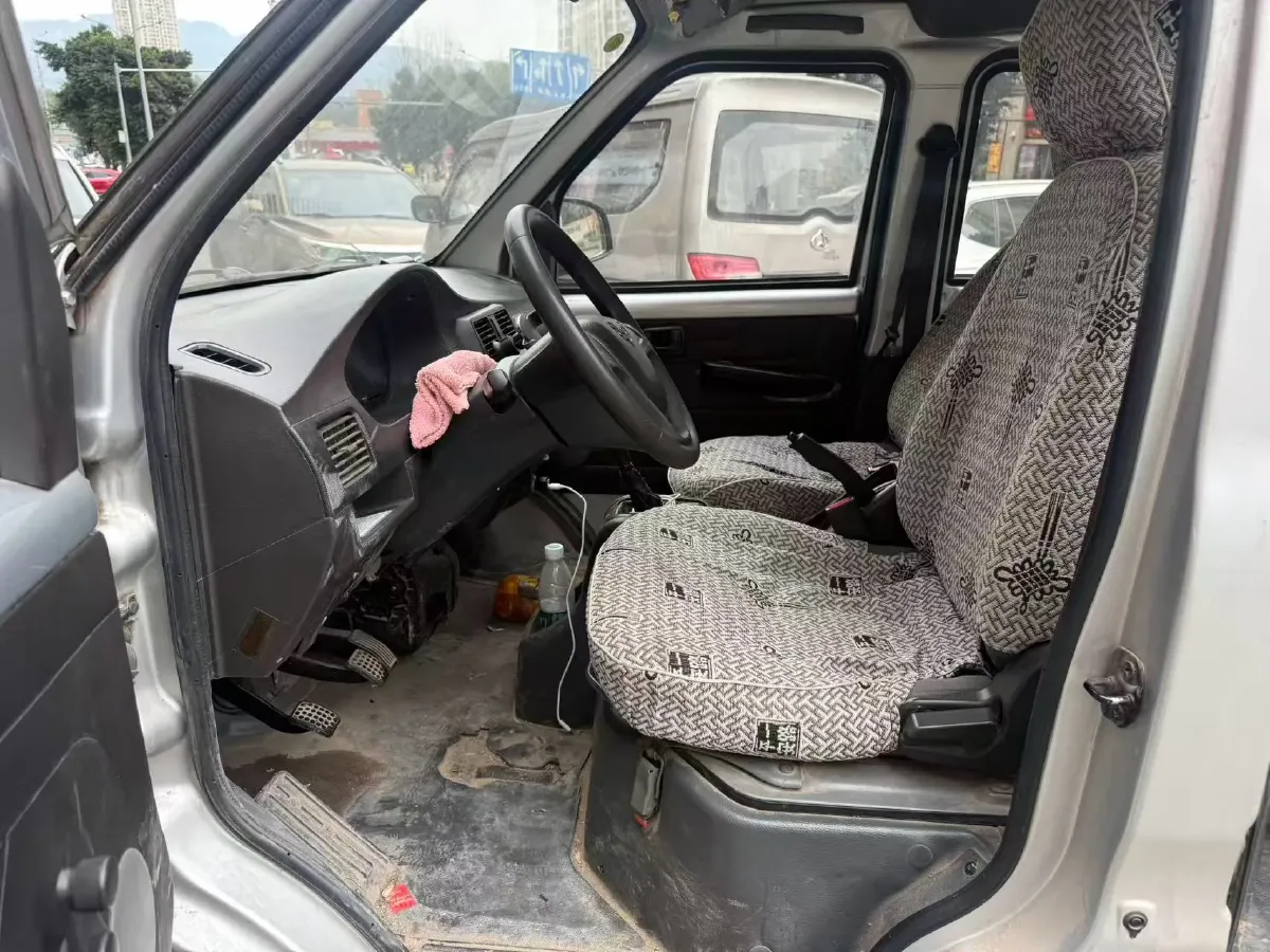 2021 WuLing RongGuang 1.5L 99HP L4 5MT,autocango,china used car exporter,china ev exporter,chinese used car exporter,chinese used ev exporter