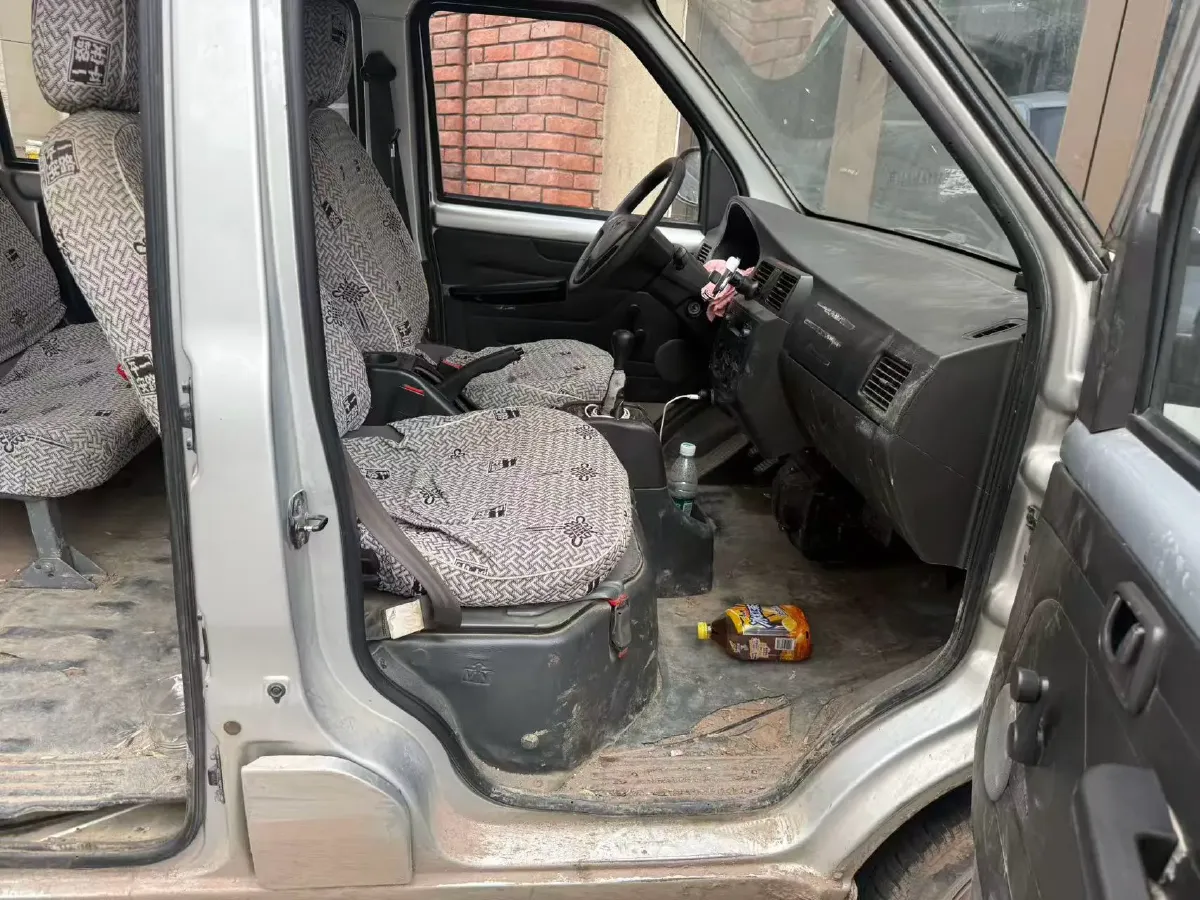 2021 WuLing RongGuang 1.5L 99HP L4 5MT,autocango,china used car exporter,china ev exporter,chinese used car exporter,chinese used ev exporter