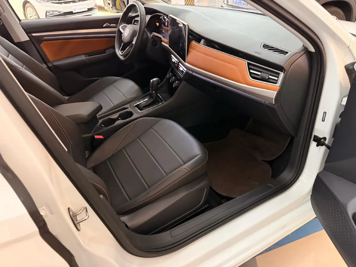 2024 Volkswagen Bora 1.2T 116HP L4 7DCT,autocango,china used car exporter,china ev exporter,chinese used car exporter,chinese used ev exporter