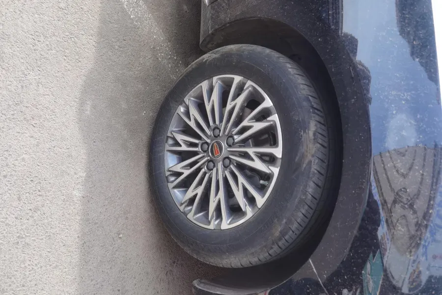 2025 HongQi H5 1.5T 169HP L4 7DCT,autocango,china used car exporter,china ev exporter,chinese used car exporter,chinese used ev exporter