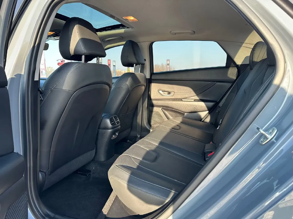 2021 Hyundai Elantra 1.5L 115HP L4 CVT,autocango,china used car exporter,china ev exporter,chinese used car exporter,chinese used ev exporter