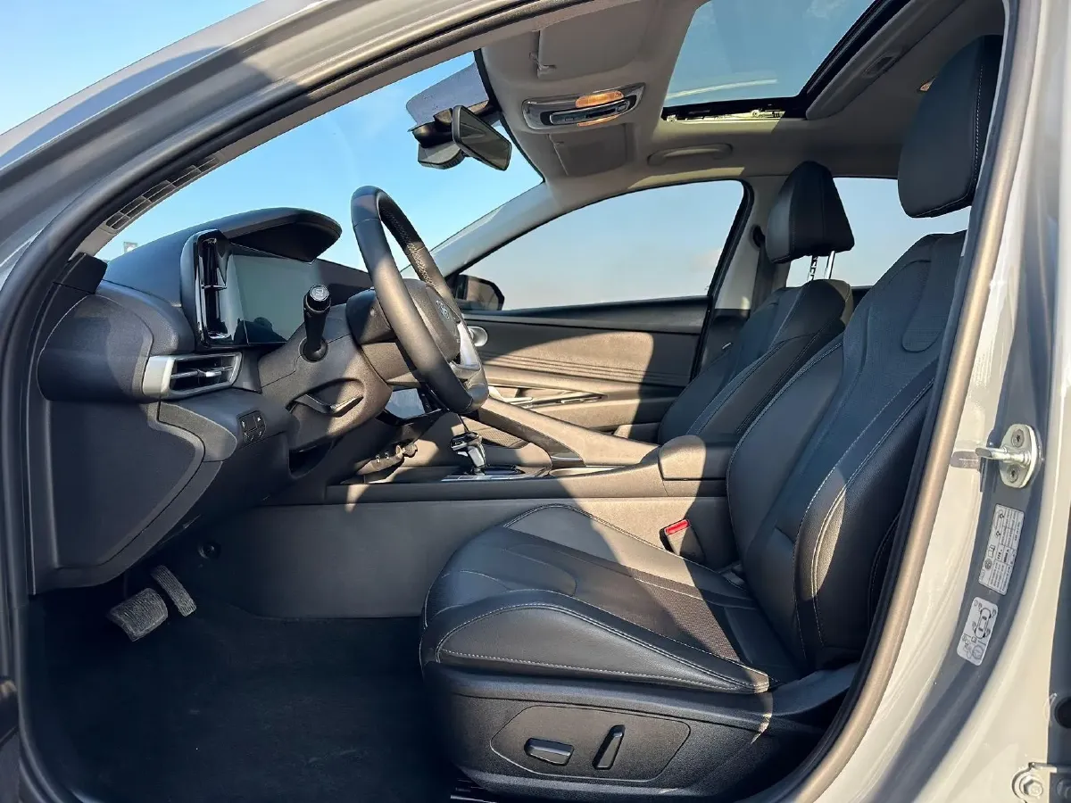 2021 Hyundai Elantra 1.5L 115HP L4 CVT,autocango,china used car exporter,china ev exporter,chinese used car exporter,chinese used ev exporter