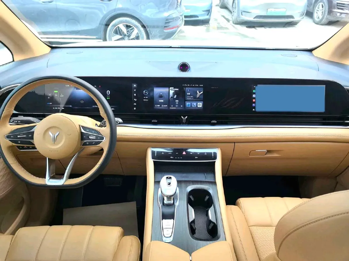 2022 Voyah Dream BEV 108.7KWH,autocango,china used car exporter,china ev exporter,chinese used car exporter,chinese used ev exporter