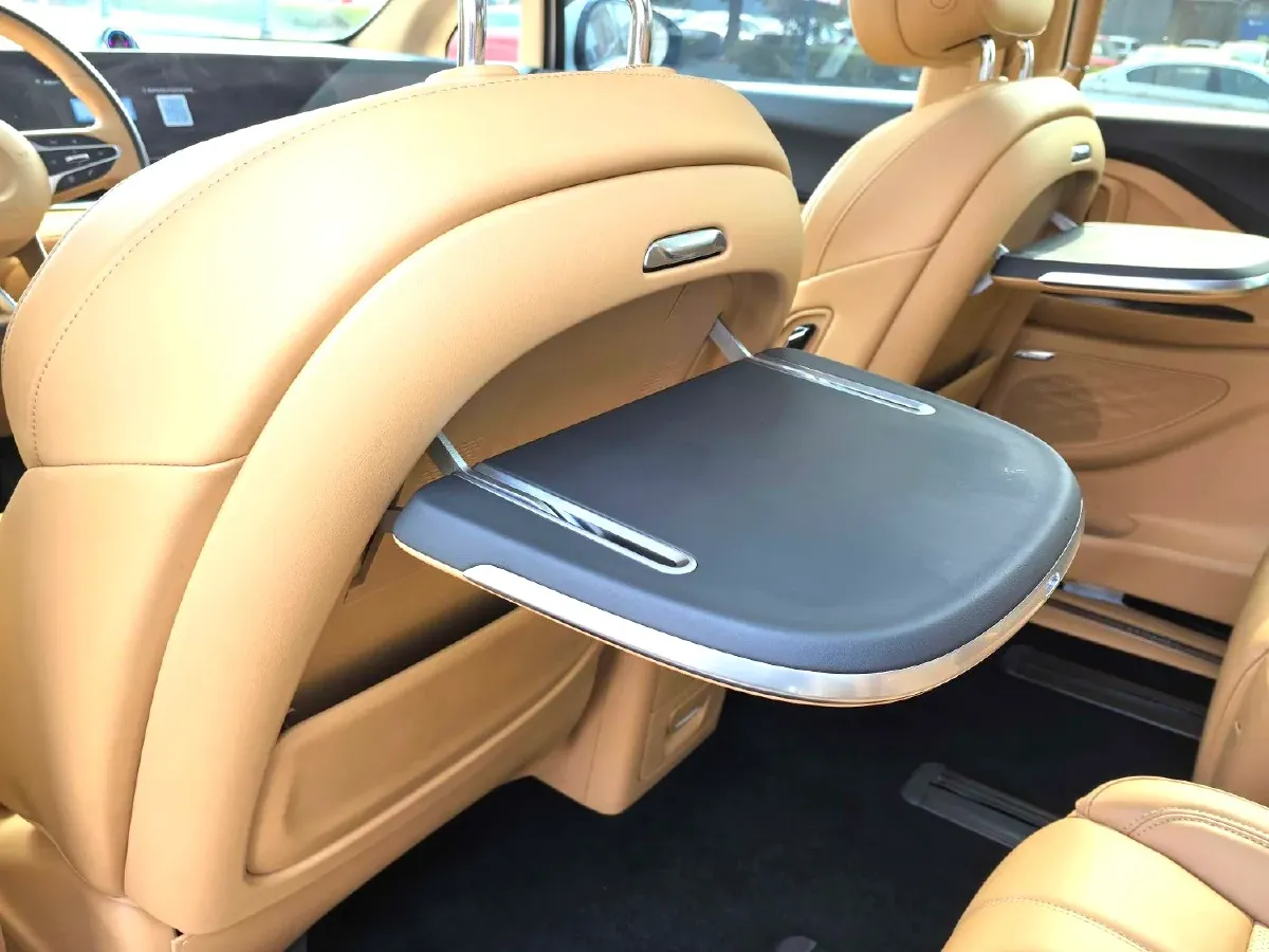 2022 Voyah Dream BEV 108.7KWH,autocango,china used car exporter,china ev exporter,chinese used car exporter,chinese used ev exporter