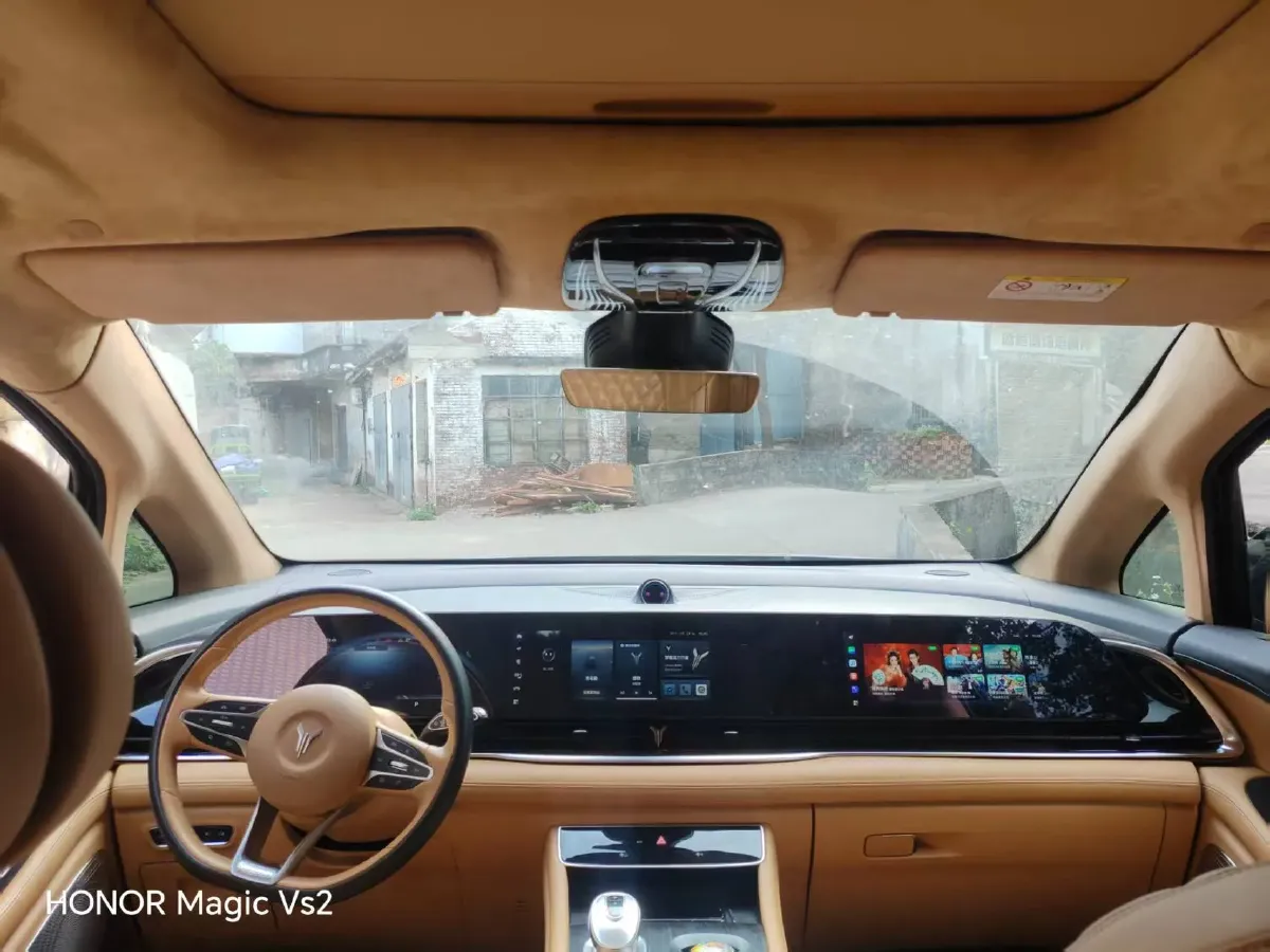 2024 Voyah Dream 1.5T 150HP L4 PHEV 43KWH,autocango,china used car exporter,china ev exporter,chinese used car exporter,chinese used ev exporter