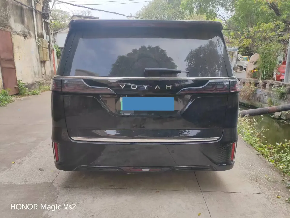 2024 Voyah Dream 1.5T 150HP L4 PHEV 43KWH,autocango,china used car exporter,china ev exporter,chinese used car exporter,chinese used ev exporter