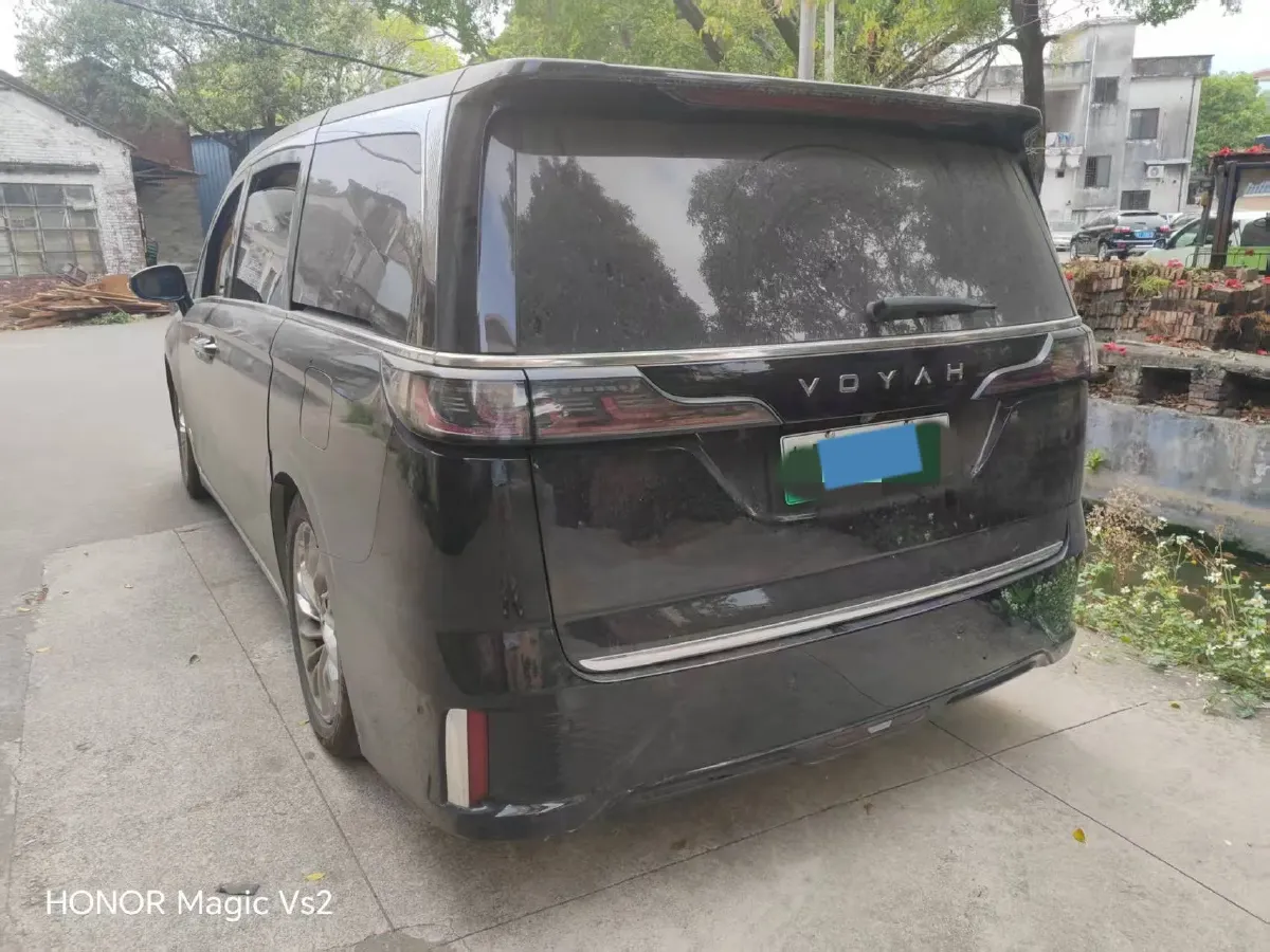 2024 Voyah Dream 1.5T 150HP L4 PHEV 43KWH,autocango,china used car exporter,china ev exporter,chinese used car exporter,chinese used ev exporter