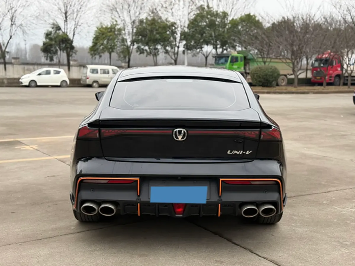 2023 ChangAn UNI-V 1.5T 188HP L4 7DCT,autocango,china used car exporter,china ev exporter,chinese used car exporter,chinese used ev exporter
