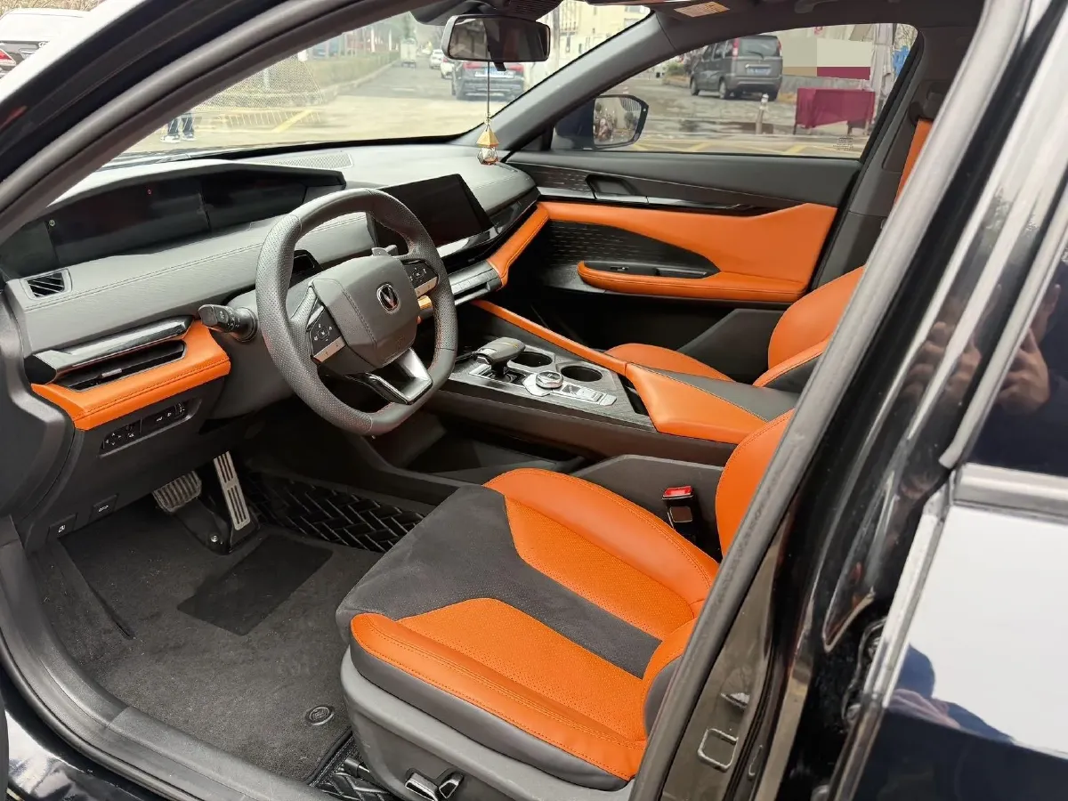 2023 ChangAn UNI-V 1.5T 188HP L4 7DCT,autocango,china used car exporter,china ev exporter,chinese used car exporter,chinese used ev exporter