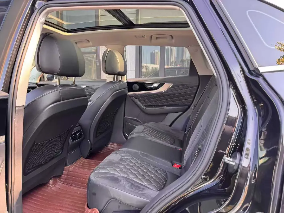 2019 HongQi HS5 2.0T 224HP L4 6AT,autocango,china used car exporter,china ev exporter,chinese used car exporter,chinese used ev exporter