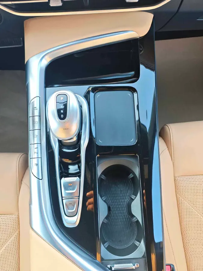 2022 Voyah FREE BEV 106KWH,autocango,china used car exporter,china ev exporter,chinese used car exporter,chinese used ev exporter