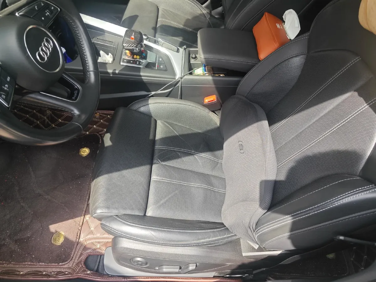 2022 Audi A4L 2.0T 190HP L4 7DCT,autocango,china used car exporter,china ev exporter,chinese used car exporter,chinese used ev exporter