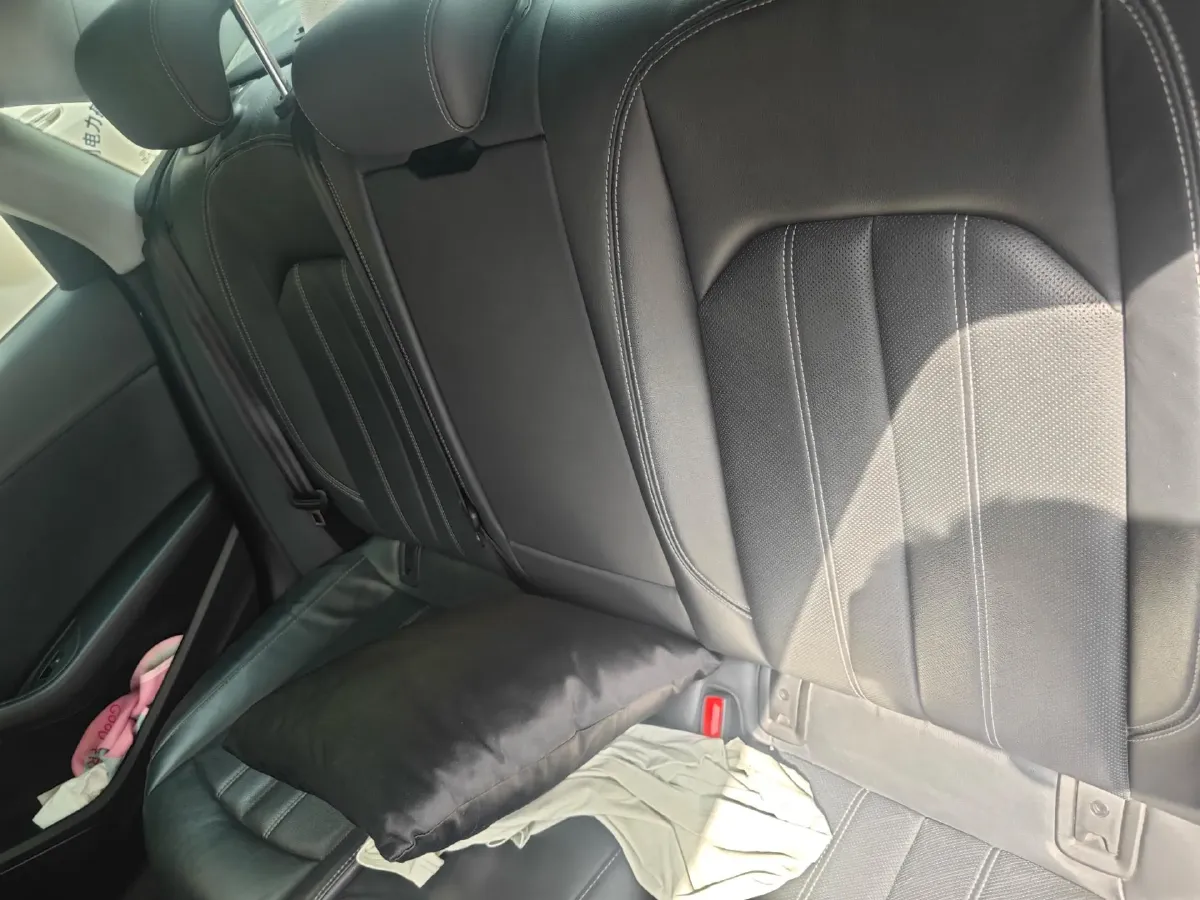 2022 Audi A4L 2.0T 190HP L4 7DCT,autocango,china used car exporter,china ev exporter,chinese used car exporter,chinese used ev exporter