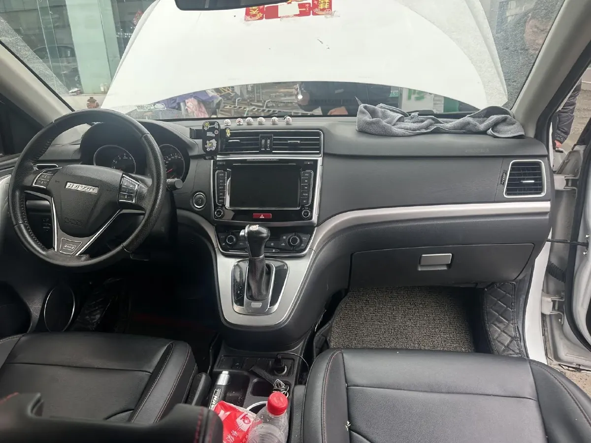 2017 Haval M6 1.5T 150HP L4 6AT,autocango,china used car exporter,china ev exporter,chinese used car exporter,chinese used ev exporter