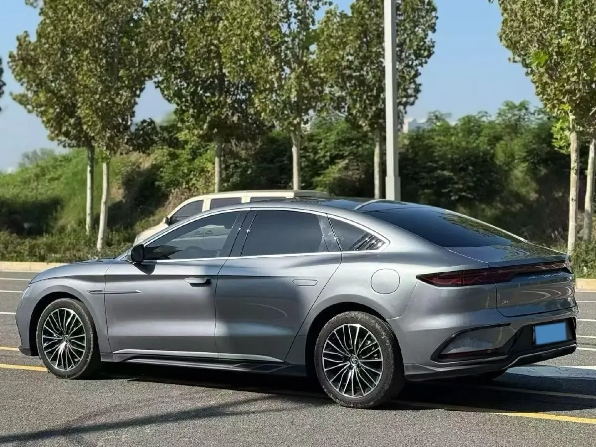 2022 Volkswagen Tiguan L 2.0T 186HP L4 7DCT,autocango,china used car exporter,china ev exporter,chinese used car exporter,chinese used ev exporter