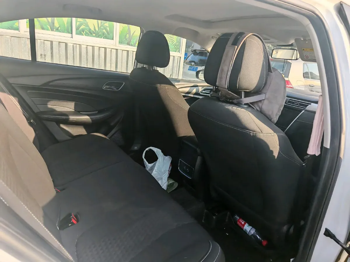 2019 Roewe i5 1.5L 120HP L4 CVT,autocango,china used car exporter,china ev exporter,chinese used car exporter,chinese used ev exporter