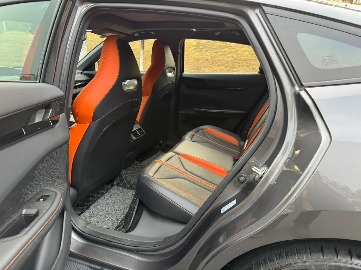 2024 ChangAn UNI-V 1.5T 188HP L4 7DCT,autocango,china used car exporter,china ev exporter,chinese used car exporter,chinese used ev exporter