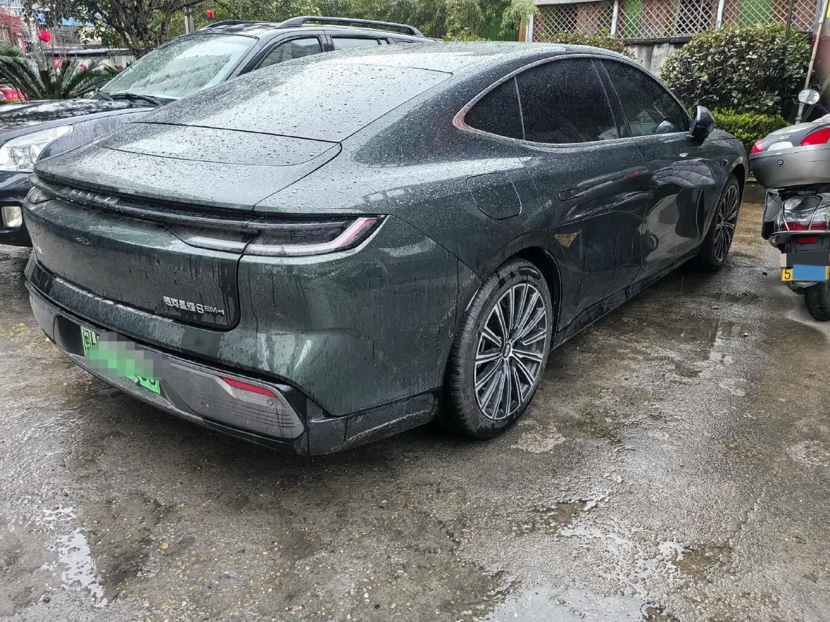 2025 Geely Galaxy Starshine 8 1.5L 112HP L4 1DHT PHEV,autocango,china used car exporter,china ev exporter,chinese used car exporter,chinese used ev exporter