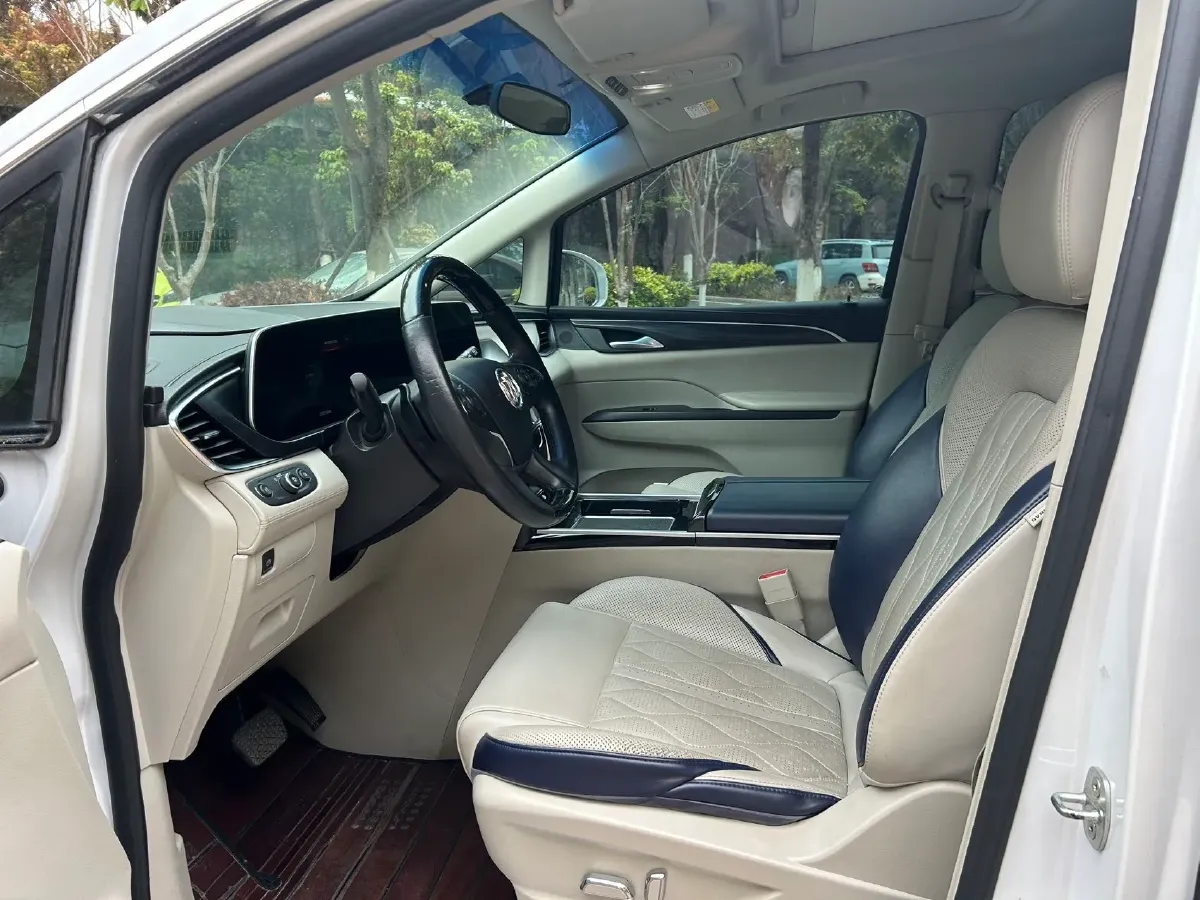 2021 Buick GL8 2.0T 237HP L4 9AT,autocango,china used car exporter,china ev exporter,chinese used car exporter,chinese used ev exporter