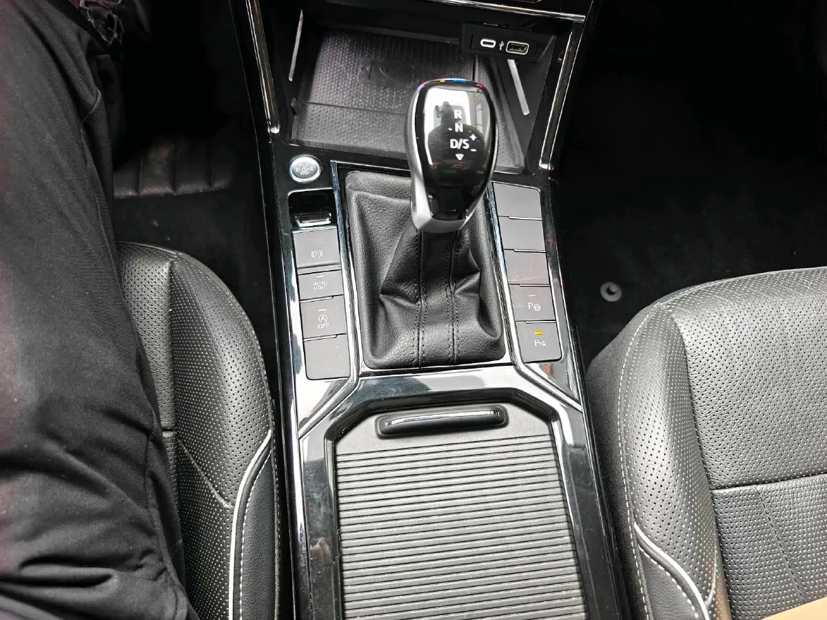 2022 Xpeng P7 BEV 60.2KWH,autocango,china used car exporter,china ev exporter,chinese used car exporter,chinese used ev exporter