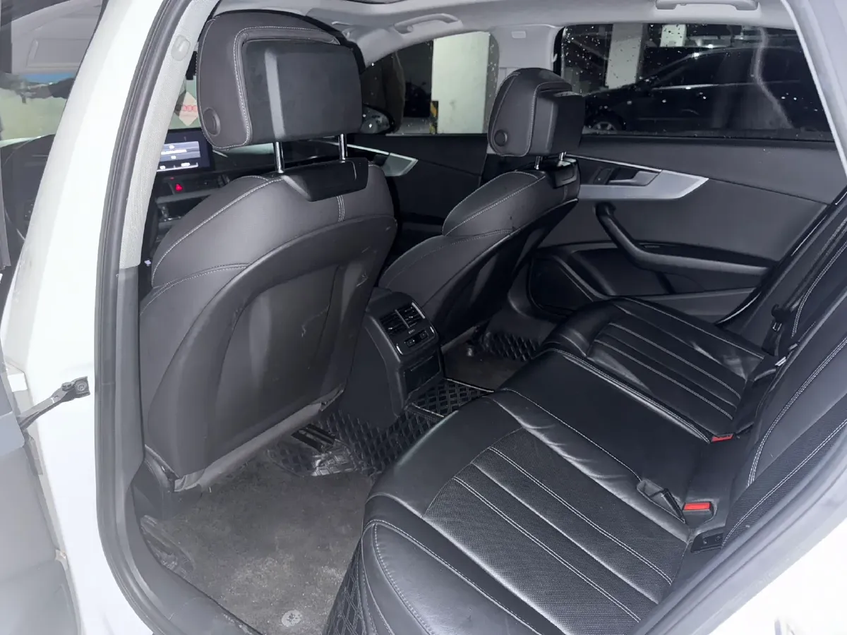 2023 Audi A4L 2.0T 190HP L4 7DCT,autocango,china used car exporter,china ev exporter,chinese used car exporter,chinese used ev exporter