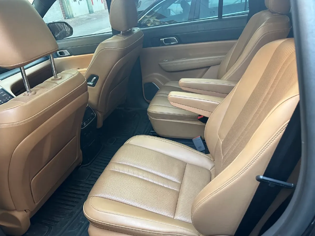 2020 Li ONE Range Extended 131HP REEV 40.5KWH,autocango,china used car exporter,china ev exporter,chinese used car exporter,chinese used ev exporter