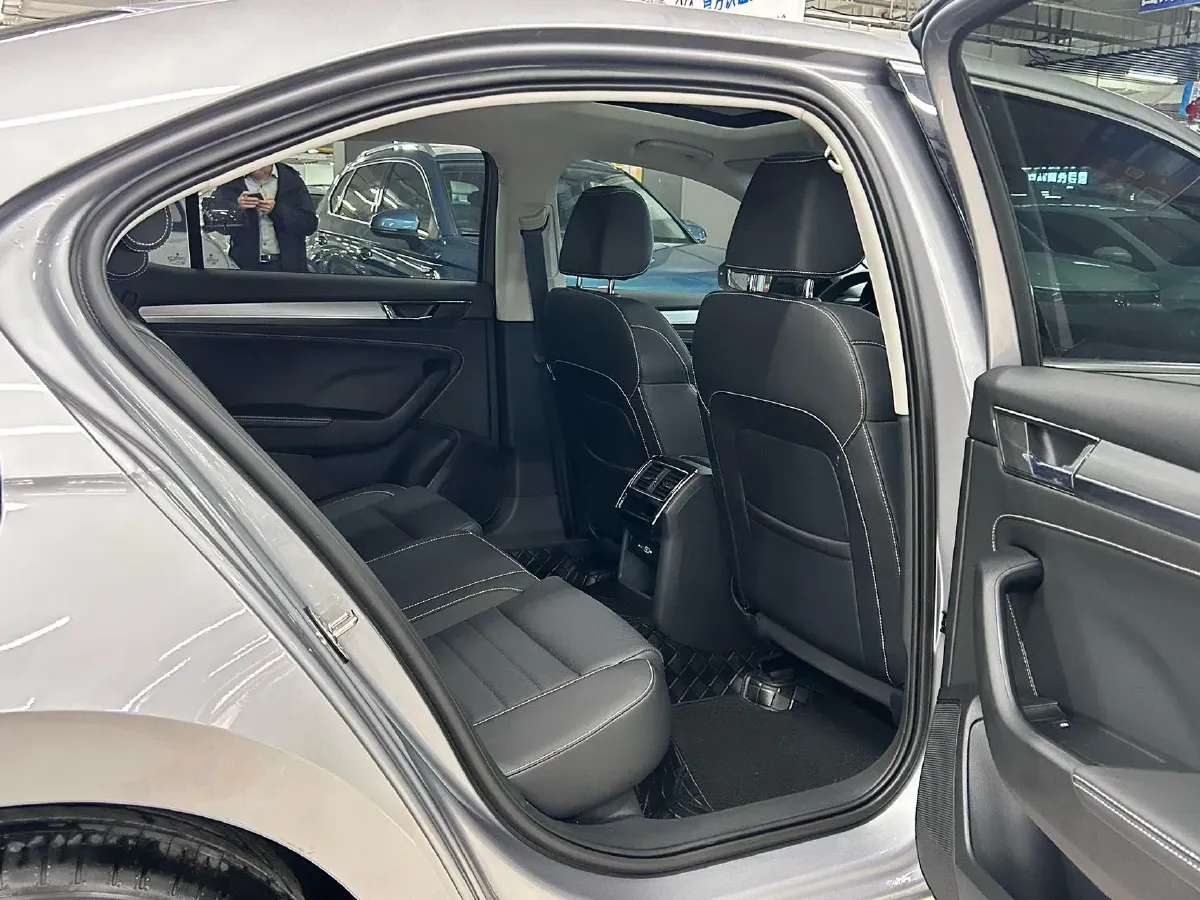 2024 Skoda Superb 1.4T 150HP L4 7DCT,autocango,china used car exporter,china ev exporter,chinese used car exporter,chinese used ev exporter