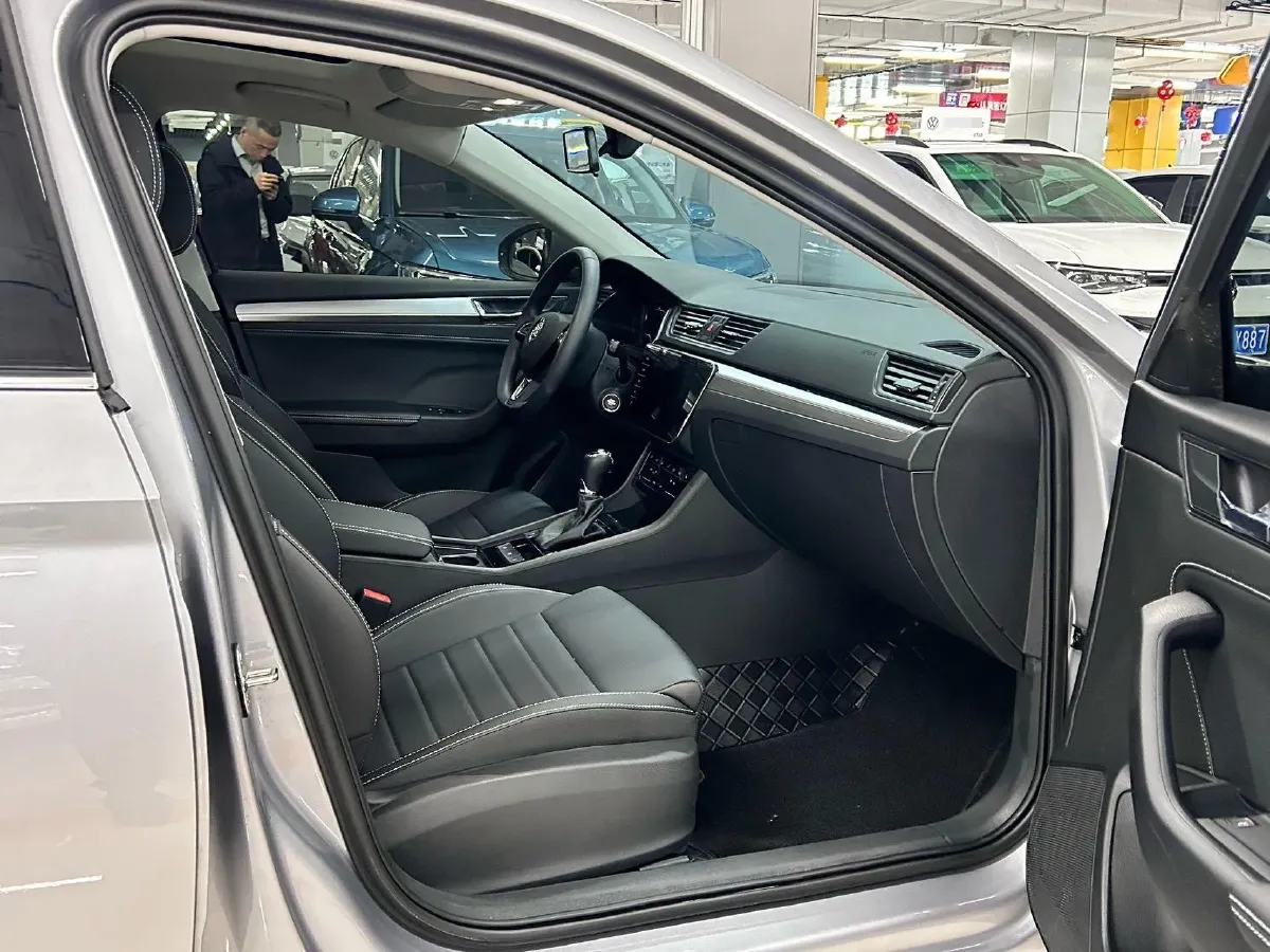 2024 Skoda Superb 1.4T 150HP L4 7DCT,autocango,china used car exporter,china ev exporter,chinese used car exporter,chinese used ev exporter