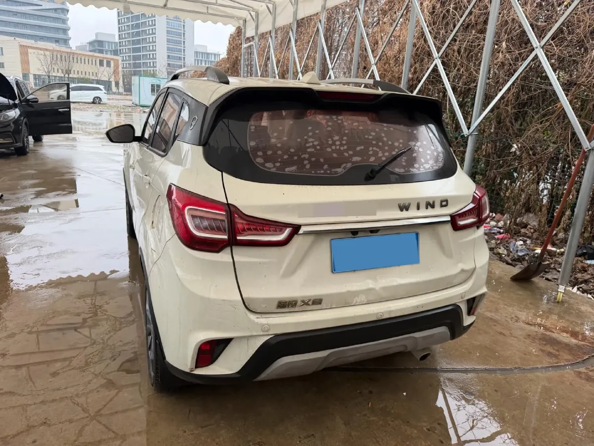 2017 Landwind X2 1.6L 125HP L4 4AT,autocango,china used car exporter,china ev exporter,chinese used car exporter,chinese used ev exporter
